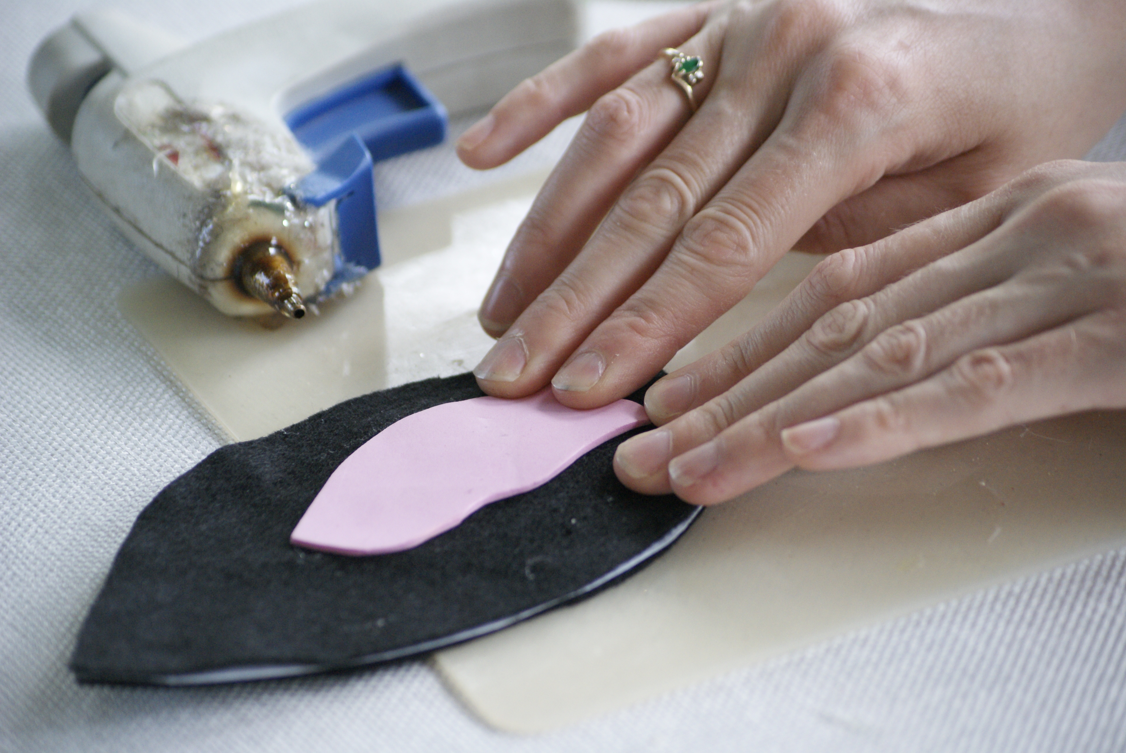 Chick-fil-a Cow Appreciation Day | Cow Appreciation Day Ideas | Chick-fil-A Cow Mask | Chickfila Cow Day | Paper Plate Crafts | Paper Plate Cow | Paper Plate Cow Craft | Cow Mask | Cow Mask for Kids | CFA | Chickfila Cow Appreciation Day Rules | Chickfila Day | Cow Face | Are you ready to #eatmorechikin ? If you're a family that loves Chick-fil-a, you know what Cow Appreciation Day means! And, Six Clever Sisters has easy cow masks ideas for you for the whole family!