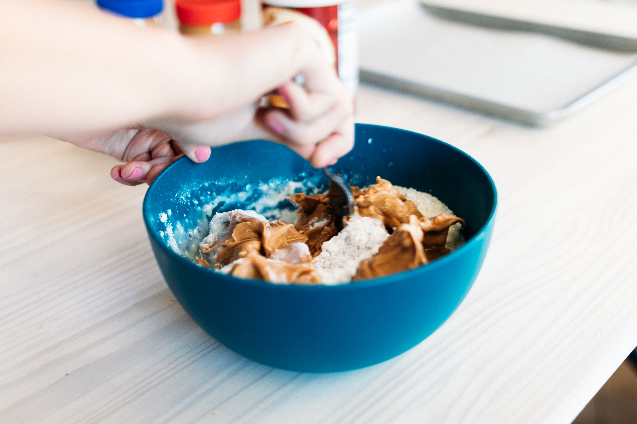 Peanut Butter Balls | No-Bake Peanut Butter Balls | Protein Snack | Peanut Butter Protein Ball | No-Bake Snack | This easy, peanut butter snack is packed with protein. It requires no baking either and can be made in minutes! #pb #peanutbutter #protein #snackideas #recipe #recipeoftheday #easyrecipe