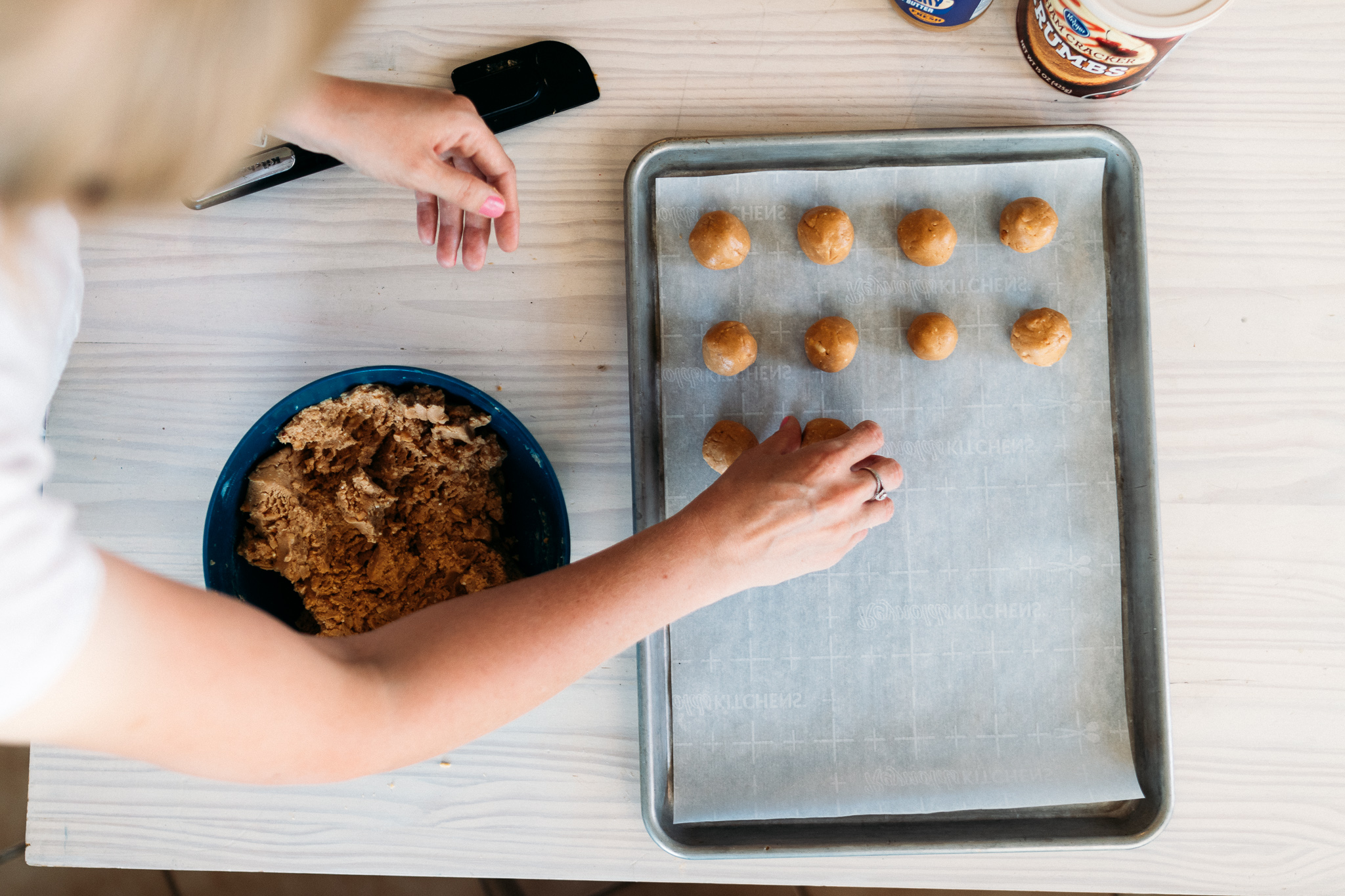 Peanut Butter Balls | No-Bake Peanut Butter Balls | Protein Snack | Peanut Butter Protein Ball | No-Bake Snack | This easy, peanut butter snack is packed with protein. It requires no baking either and can be made in minutes! #pb #peanutbutter #protein #snackideas #recipe #recipeoftheday #easyrecipe