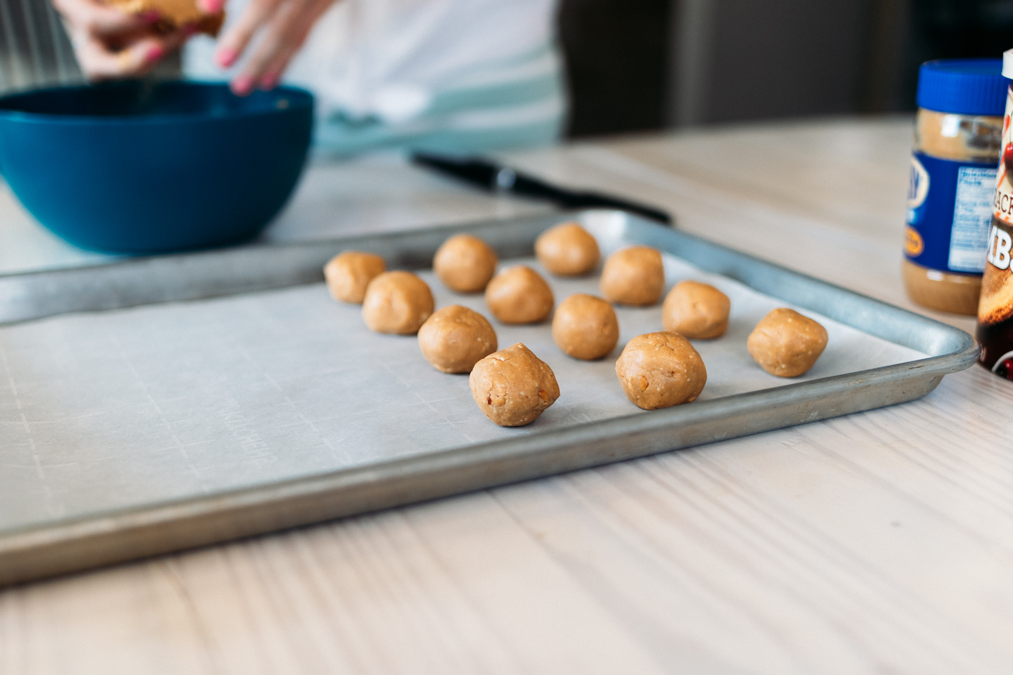 Peanut Butter Balls | No-Bake Peanut Butter Balls | Protein Snack | Peanut Butter Protein Ball | No-Bake Snack | This easy, peanut butter snack is packed with protein. It requires no baking either and can be made in minutes! #pb #peanutbutter #protein #snackideas #recipe #recipeoftheday #easyrecipe