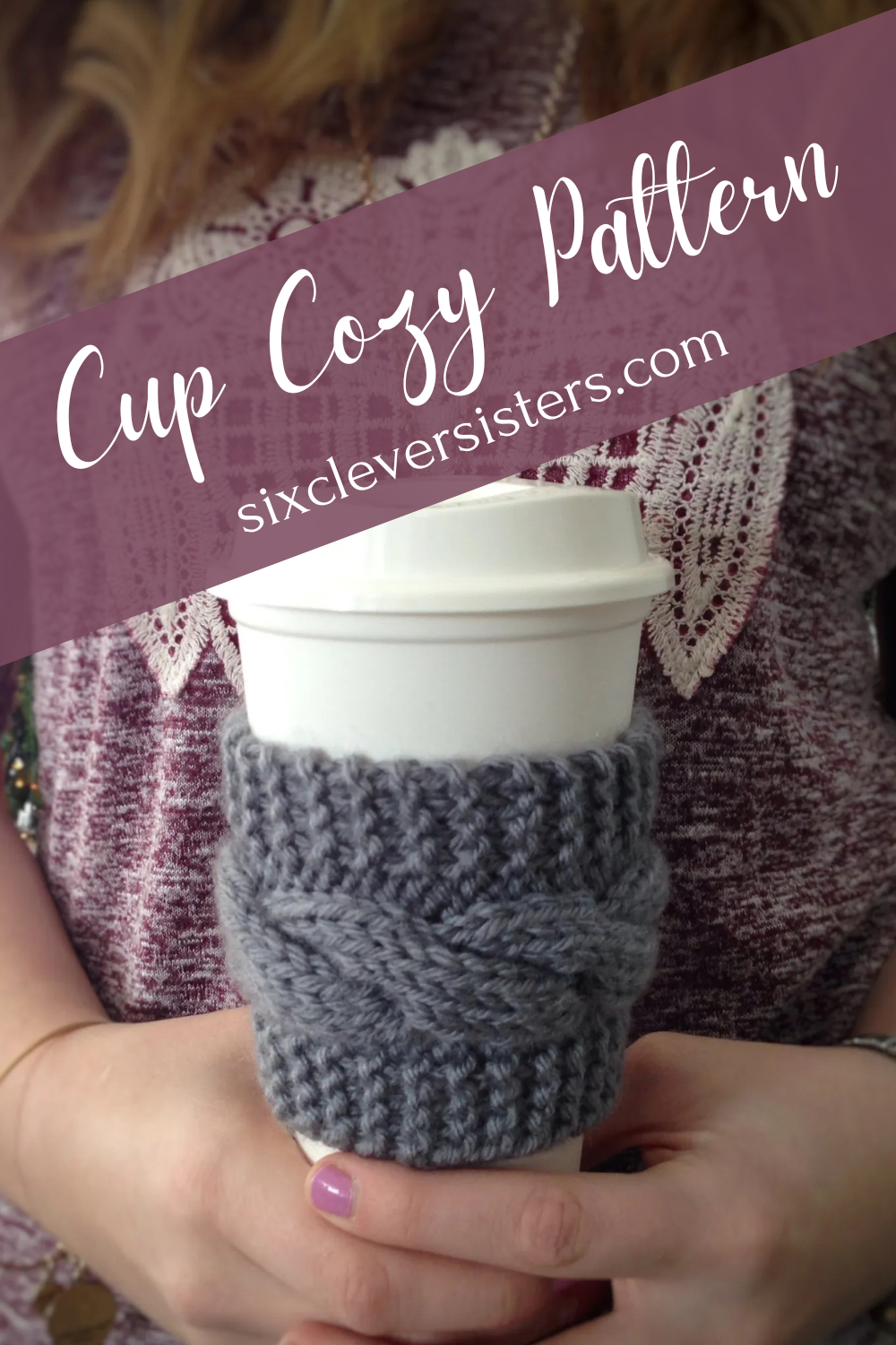 Cup Cozy Pattern | Coffee Cup Cozy Pattern | Knit Cup Cozy Pattern | Coffee Cozy Pattern | Cup Cozy | Coffee Cup Cozy | Knitted Coffee Cup Cozy | Looking for an easy cup cozy pattern for free to download? This free cup cozy makes a great gift idea, too, and I was able to knit it in no time! #coffee #coffeeaddict #cup #ideas #crafts #knitting