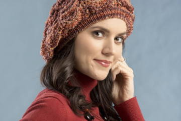 Looking for a quick knit project that requires just one skein of yarn? Here are 14 free patterns for knit hats that use just one skein of yarn. Such a fun weekend project or a cute gift idea!