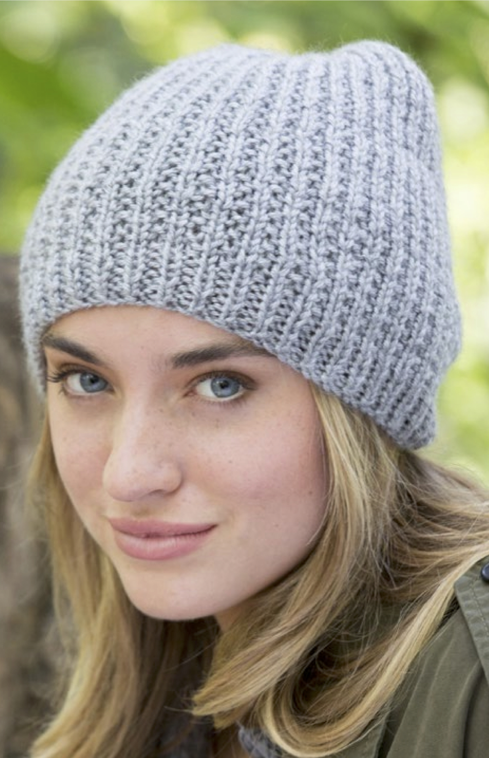 Looking for a quick knit project that requires just one skein of yarn? Here are 14 free patterns for knit hats that use just one skein of yarn. Such a fun weekend project or a cute gift idea!