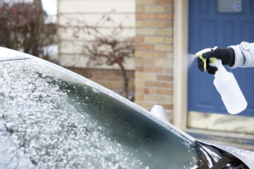 Homemade De Icer Spray | Best Homemade De Icer Spray | Homemade De Icer Spray for Car | Homemade Windshield De Icer Spray | Homemade Window De Icer Spray | De Icer Spray Homemade | De Icer Spray DIY | Looking for an easy solution to a windshield full of ice in the winter? Or have stuck car locks because of ice and snow? This homemade de icer spray uses only 2 ingredients and will easily melt off the ice on your windshield! Try it and see. #diy #ice #winter #hack #deicer #homemade #hack