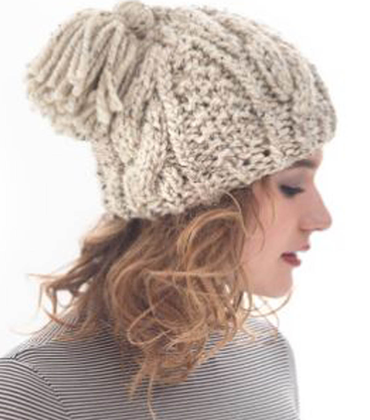 Looking for a quick knit project that requires just one skein of yarn? Here are 14 free patterns for knit hats that use just one skein of yarn. Such a fun weekend project or a cute gift idea!