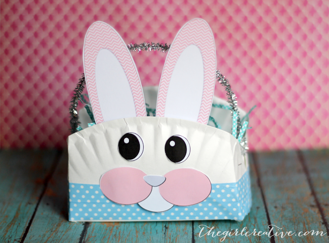 Paper Plate Crafts | Crafts for Kids | Easy Craft Ideas for Kids | Crafts Made from Paper Plates | Fun Things to Make With Kids | Check out this super cute collection of kids' crafts all made from paper plates and things you probably have around your home! Six Clever Sisters blog has the full collection of ideas!