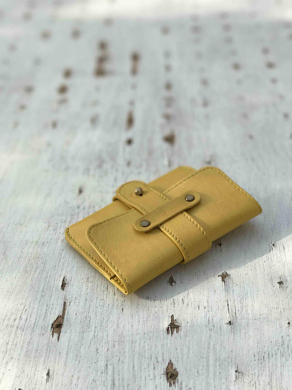 Mother's Day Gifts | Mother's Day | Etsy Shop | Gift Ideas | Mother's Day Gifts for Grandma | Gift Ideas Mother's Day | Mother's Day Gifts Ideas from Daughter | Gift Ideas on Etsy | Unique Mother's Day Gifts | Personalized Gifts | Looking for that special gift for Mom this year? I can't believe all these cute gift ideas. Check it out on Six Clever Sisters.