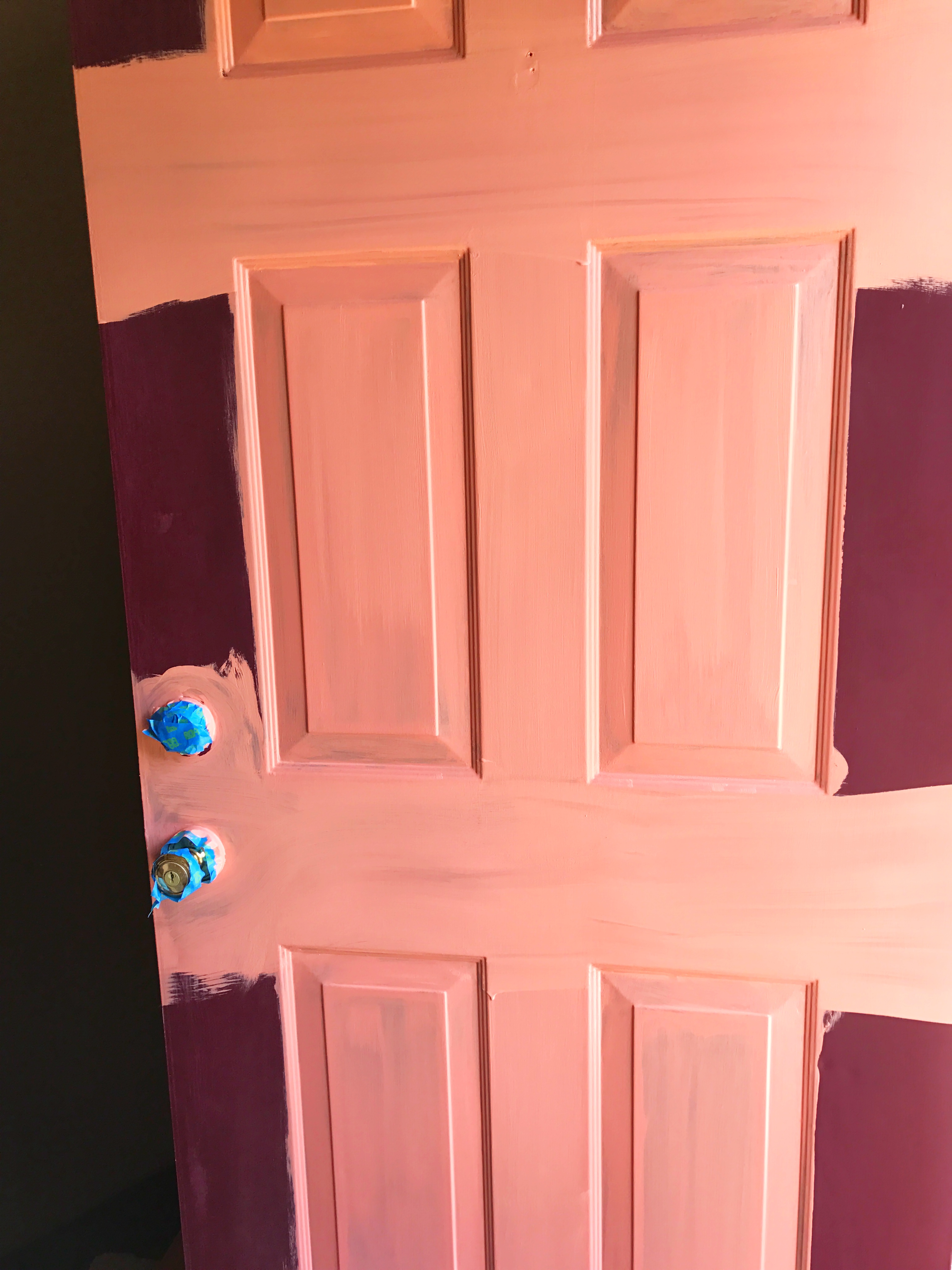 5 Simple Steps to a Front Door Makeover! | DIY Home | Home Makeover | DIY Home Decor on a Budget | House Makeover Exterior | DIY Home Ideas Project | Front Door Ideas | Behr Paint Colors | Front Door Colors | Home Improvement | Curb Appeal | By simply giving your front door a makeover, you'll take your look from 'blah' to stunning, fresh & beautiful!! Check out these 5 simple steps on www.sixcleversisters.com!