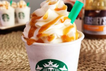 Starbucks Caramel Macchiato Frappe Cupcake recipe | starbucks coffee | cake decorating | Recipe on Six Clever Sisters for these amazing Caramel Macchiato Cupcakes!