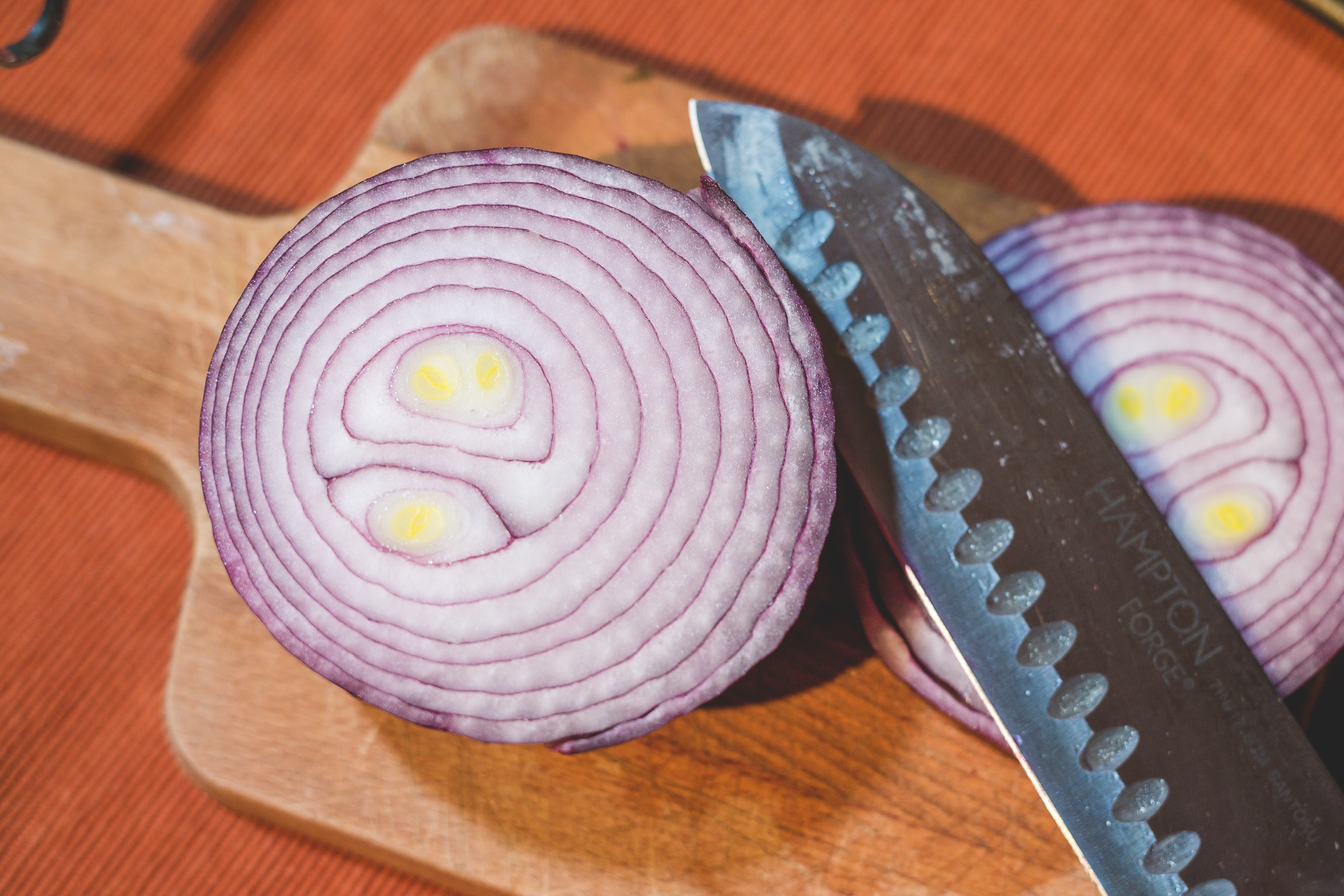 Rib Eye Sandwich | Grilled Rib Eye | Grilled Sandwich Ideas | Grilled Rib Eye Steak | Grilled Steak | Summer Party Food | Food Ideas | Get your grill fired up for the summer and make these delicious rib eye sandwiches for a summer backyard party! Find the recipe and tutorial at SixCleverSisters.com