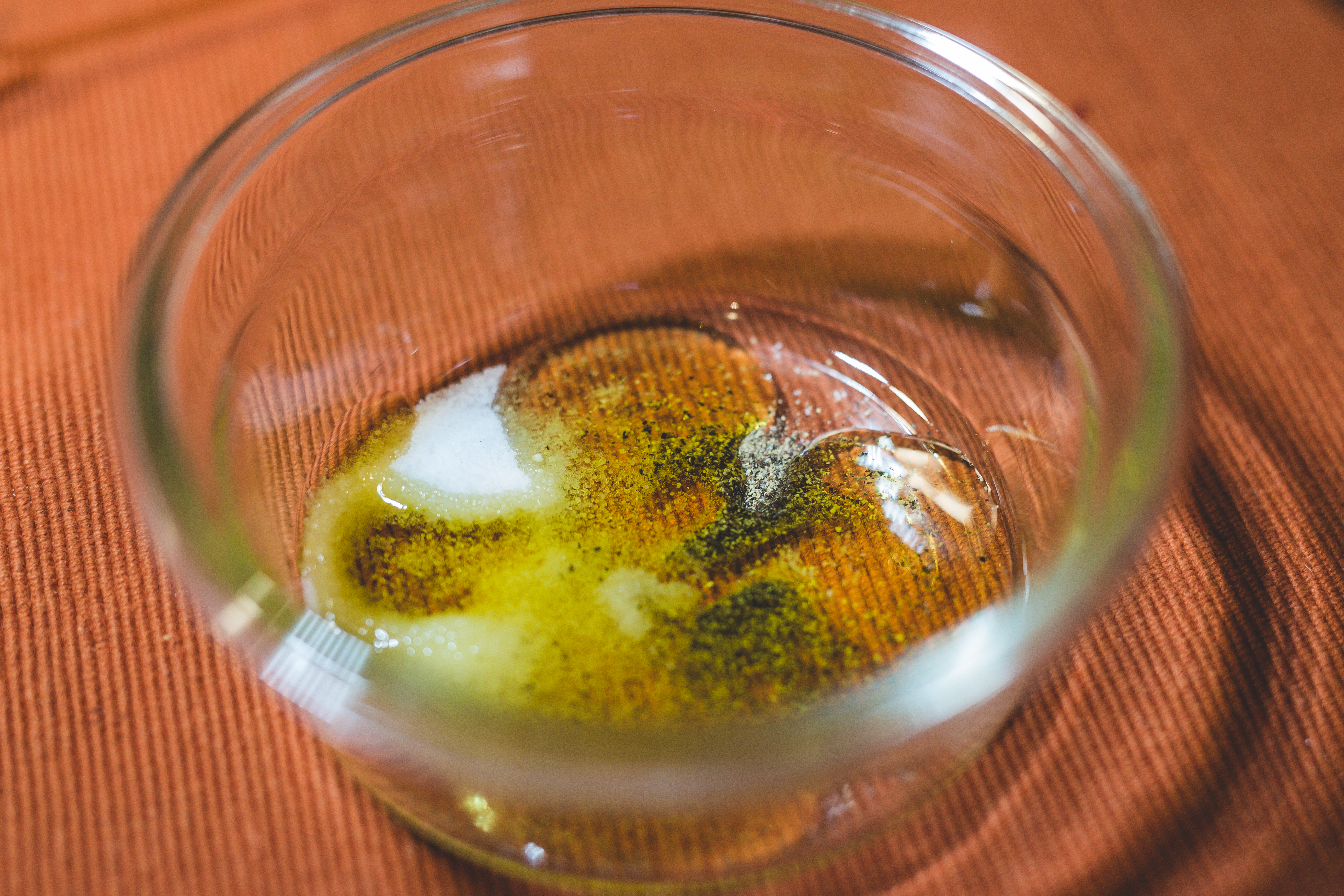 Rib Eye Sandwich | Grilled Rib Eye | Grilled Sandwich Ideas | Grilled Rib Eye Steak | Grilled Steak | Summer Party Food | Food Ideas | Get your grill fired up for the summer and make these delicious rib eye sandwiches for a summer backyard party! Find the recipe and tutorial at SixCleverSisters.com