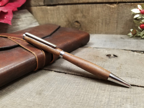 Teacher Gifts | End of Year Teacher Gifts | Teacher Appreciaiton | End of the Year Teacher Gift | Gift Idea for Teacher | Gift Idea for Teacher Appreciaiton | Be sure to thank your teacher this end of the school year for all of their hard work this whole year long! Need some unique ideas in what to give? Check out Six Clever Sisters compilation!