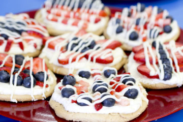 Mini Fruit Pizzas | Fruit Pizza Recipe | Fourth of July Dessert | Berry Pizza | Fourth of July Pizza | Make these mini fruit pizzas with blueberries and strawberries for your Fourth of July celebration!