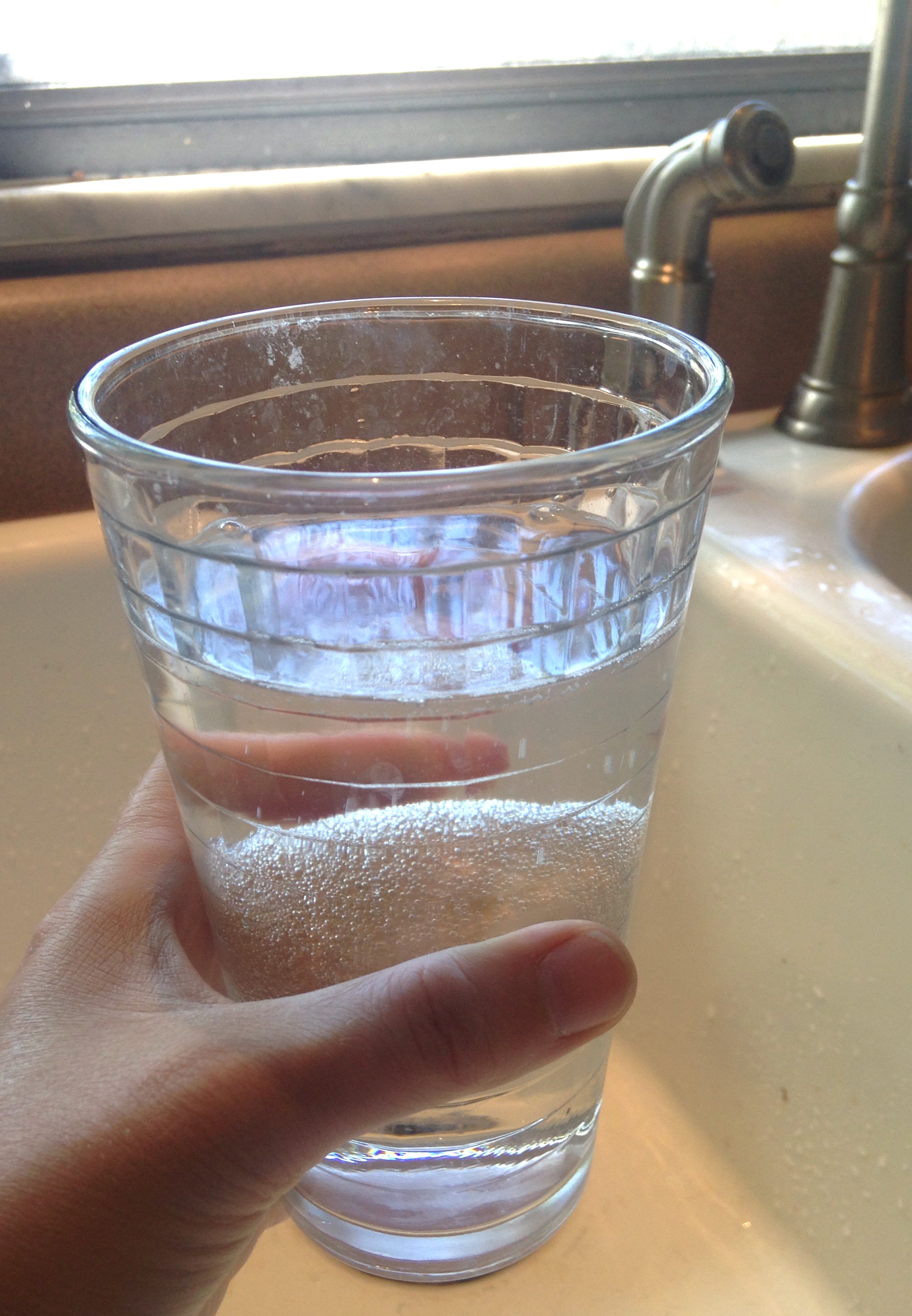 Disappearing Egg Shell | Egg In Vinegar Experiment | Disappearing Egg Shell Experiment | Egg In Vinegar Experiment for Kids | Kids Science Experiments | Science Experiments For Kids | Bouncy Egg Experiment | Bouncy Egg Science Project | Kid Science | With just an egg and vinegar you can see how an egg shell disappears! Check it out on Six Clever Sisters for details.