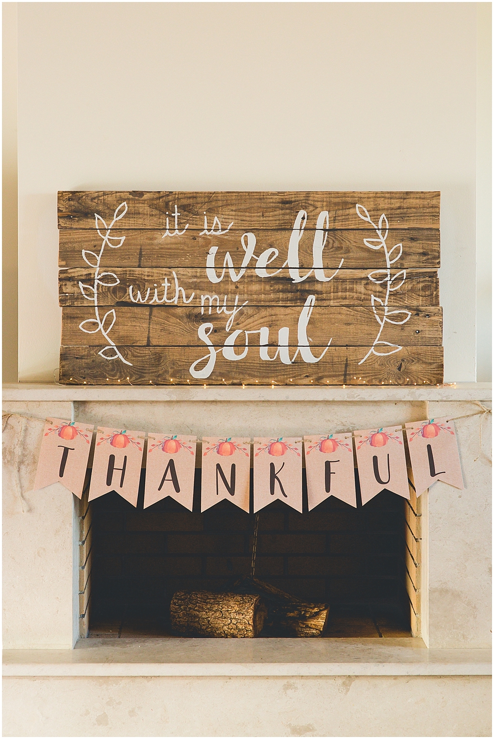 Free Printable Fall Banner | Fall Banner | Fall Banner DIY | Fall Banner Printable | Fall Banner Ideas | Fall Banners for mantle | Head over to the Six Clever Sisters blog to download this free printable fall banner featuring pumpkins and the look of kraft paper!