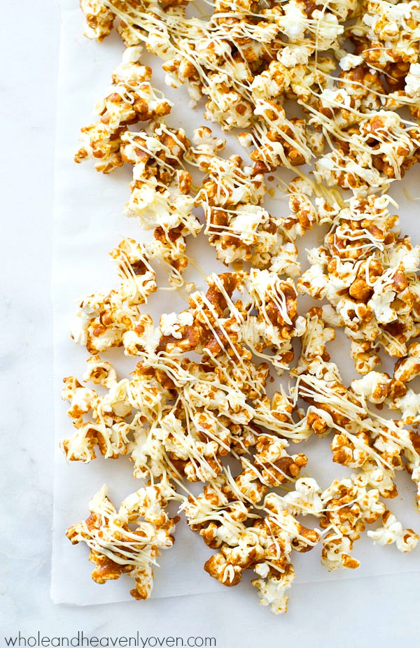 12 Holiday Recipes | Popcorn Recipes | Holiday Recipes | Popcorn Recipes Sweet | Foods for Gifts | Popcorn Recipes Sweet | Foods for Gift Giving | Homemade Food Gifts | Homemade Food Gifts Easy | Recipes for Popcorn | You'll love these fun popcorn recipes on Six Clever Sisters. These make great foods for gifting this holiday season!