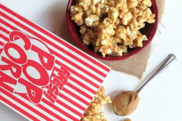 12 Holiday Recipes | Popcorn Recipes | Holiday Recipes | Popcorn Recipes Sweet | Foods for Gifts | Popcorn Recipes Sweet | Foods for Gift Giving | Homemade Food Gifts | Homemade Food Gifts Easy | Recipes for Popcorn | You'll love these fun popcorn recipes on Six Clever Sisters. These make great foods for gifting this holiday season!