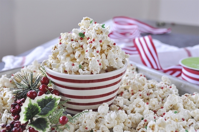 12 Holiday Recipes | Popcorn Recipes | Holiday Recipes | Popcorn Recipes Sweet | Foods for Gifts | Popcorn Recipes Sweet | Foods for Gift Giving | Homemade Food Gifts | Homemade Food Gifts Easy | Recipes for Popcorn | You'll love these fun popcorn recipes on Six Clever Sisters. These make great foods for gifting this holiday season!