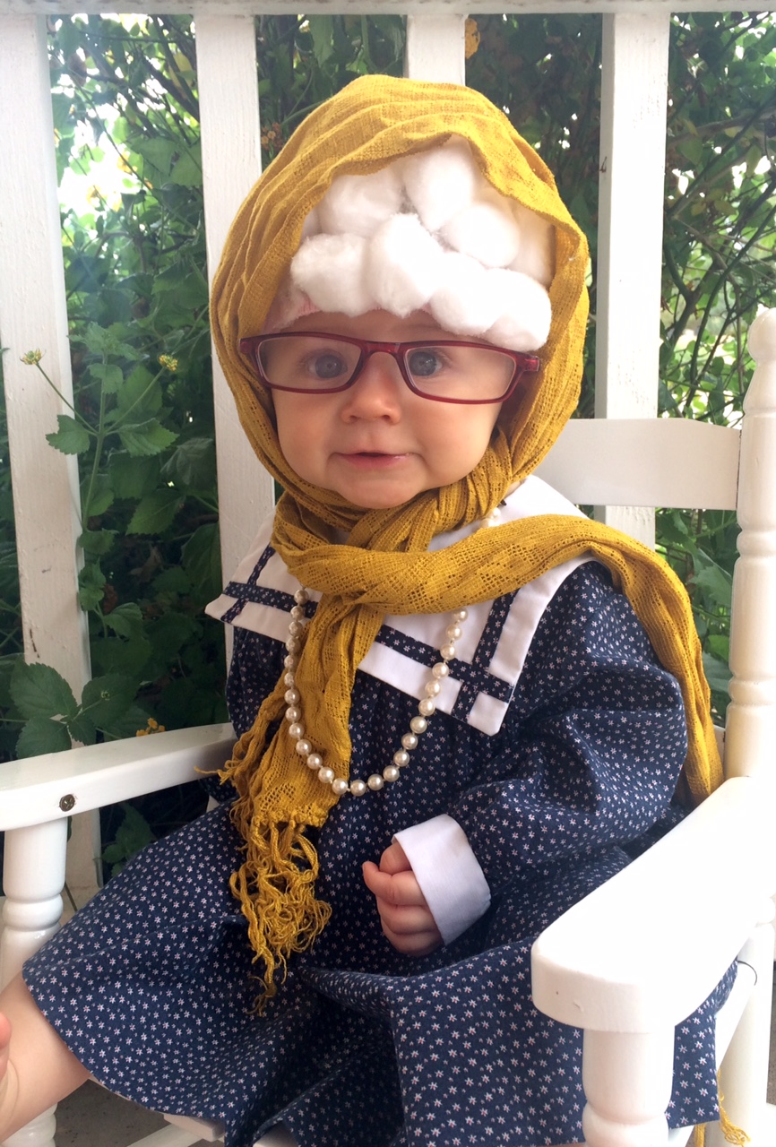 halloween baby costume | Old Lady Baby Costume | Easy Baby Costume | Quick Halloween Costume | Cheap Halloween Costume | DIY Costume Ideas
