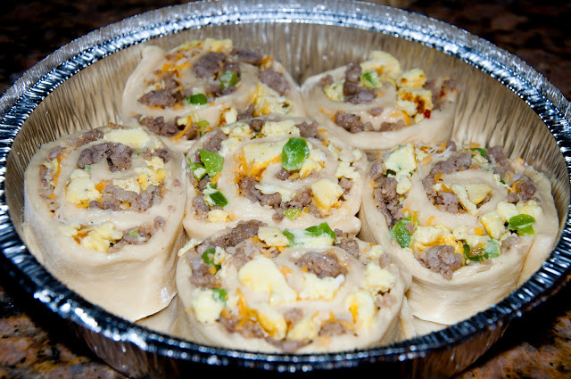 Make Ahead Breakfast | Make Ahead Breakfast Casserole | Make Ahead Breakfast Healthy | Make Ahead Breakfast Burrito | Make Ahead Breakfast Cups | Breakfast Ideas | Breakfast Casserole | Breakfast Recipes | Holiday Breakfast | Holiday Breakfast Ideas | Holiday Breakfast Recipes | Holiday Breakfast Casserole | Breakfast Ideas That Can Be Frozen | Looking for a way to have a delicious without all the work of making it in the morning? This collection of recipes includes a great variety of #breakfast ideas that can be made the night before. And, a lot of these recipes give you the freezing instructions as well.