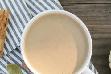 Coffee Creamer Homemade | Coffee Creamer Recipe | Homemade Coffee Creamer | Homemade Coffee Drinks | Homemade Coffee Creamer Recipe | Drinks | Drink Recipe | Coffee Recipe | Coffee Recipe at Home | DIY Coffee Creamer | Fun Drinks | Hot Drinks For Winter | Try these homemade coffee creamers for a nice winter warm-up! Full list on Six Clever Sisters.