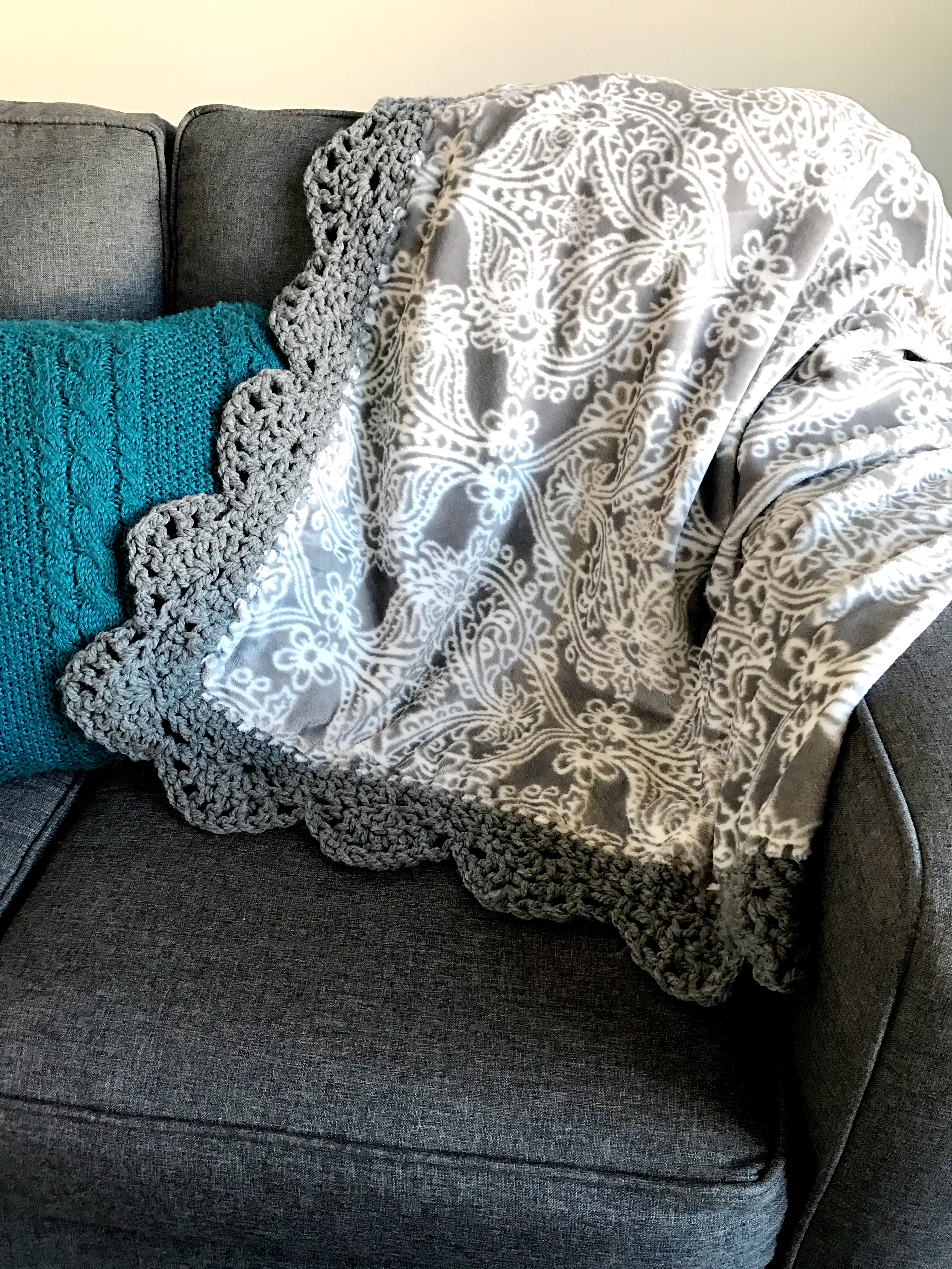 Crochet Pattern | Crochet Edge | Pattern | Scallop Edge | Free Pattern | Free Crochet Pattern | Afghan | Crochet Afghan | Crochet Throw | Crochet Patterns Free | Crochet Patterns Free Beginner | Crochet Patterns Free Blanket | Six Clever Sisters