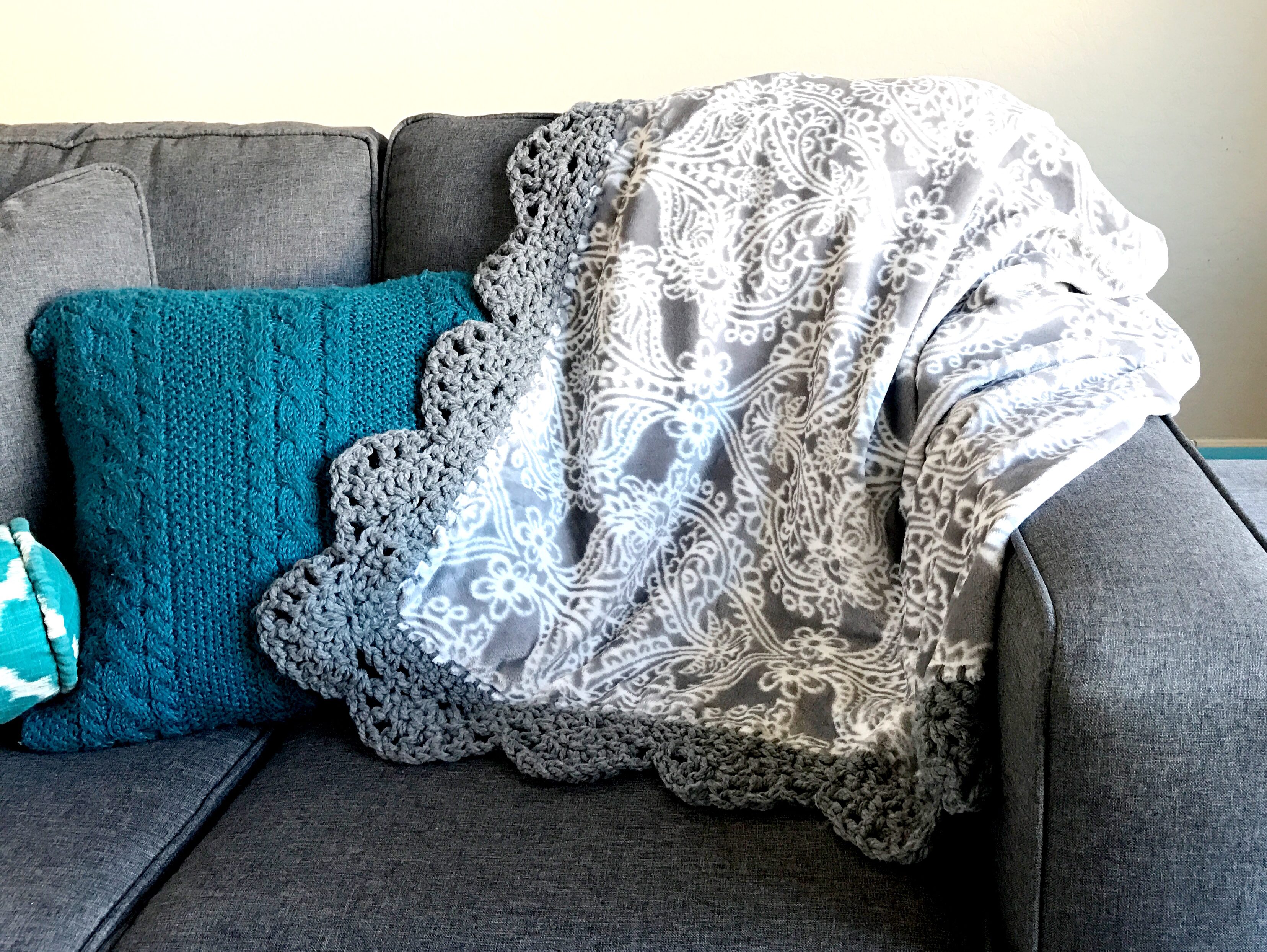 Crochet Pattern | Crochet Edge | Pattern | Scallop Edge | Free Pattern | Free Crochet Pattern | Afghan | Crochet Afghan | Crochet Throw | Crochet Patterns Free | Crochet Patterns Free Beginner | Crochet Patterns Free Blanket | Six Clever Sisters