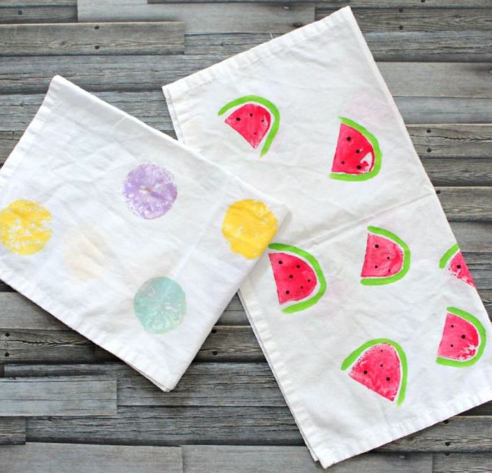 Mother's Day | Mother's Day Presents | Mother's Day Presents from Kids | Easy Gifts for Kids To Make DIY | Mother's Day Presents from Kids DIY | Easy Gifts for Kids To Make | Mother's Day Gifts From Kids DIY | Mothers Day Gifts From Kids DIY Homemade | Easy Crafts for Kids To Make | These diy gifts will make the perfect Mother's Day gift! Six Clever Sisters has the full list on the blog. Check it out and get crafting!