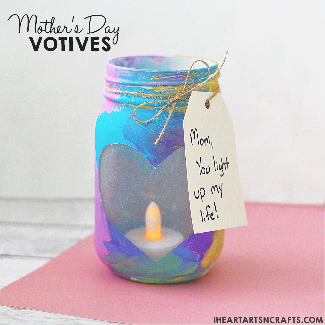 Mother's Day | Mother's Day Presents | Mother's Day Presents from Kids | Easy Gifts for Kids To Make DIY | Mother's Day Presents from Kids DIY | Easy Gifts for Kids To Make | Mother's Day Gifts From Kids DIY | Mothers Day Gifts From Kids DIY Homemade | Easy Crafts for Kids To Make | These diy gifts will make the perfect Mother's Day gift! Six Clever Sisters has the full list on the blog. Check it out and get crafting!
