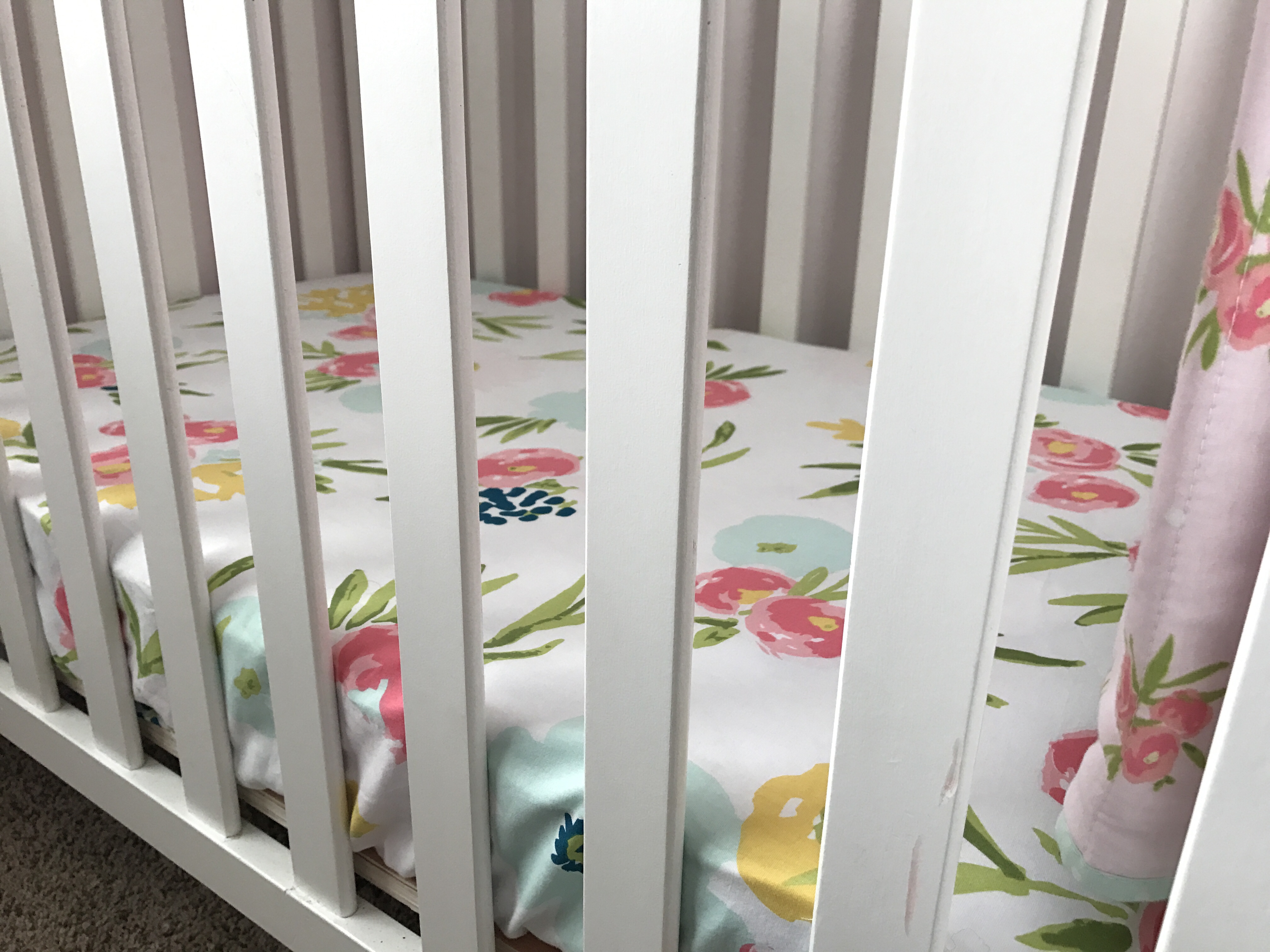 Mini Crib Sheet Tutorial | Crib Sheet DIY | Diy Sheet | Baby | Mini Crib | Crib Sheet | Sheet Tutorial | Easy Diy Sheet | Baby Sewing | Baby Nursery | Simple tutorial ON Six Clever Sisters, turn a full size crib sheet into a MINI crib sheet!