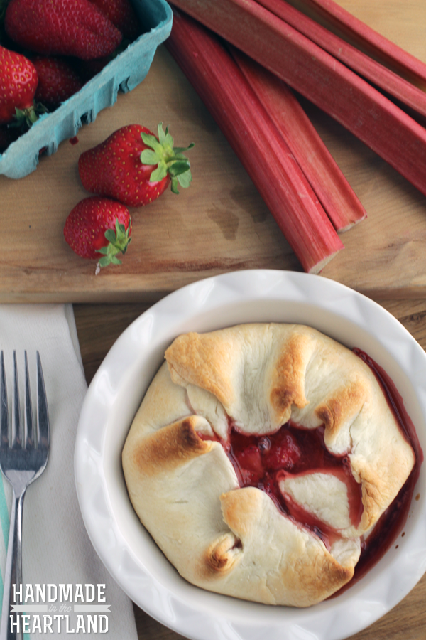 Rhubarb Recipes | Rhubarb Crisp | Rhubarb Cake | Rhubarb Recipes Easy | Rhubarb Recipes Gluten Free | Rhubarb Recipes Cake | Recipes With Rhubarb | Got a lot of rhubarb that needs to be used? You'll find some great, easy, delicious recipe in Six Clever Sister's compilation.