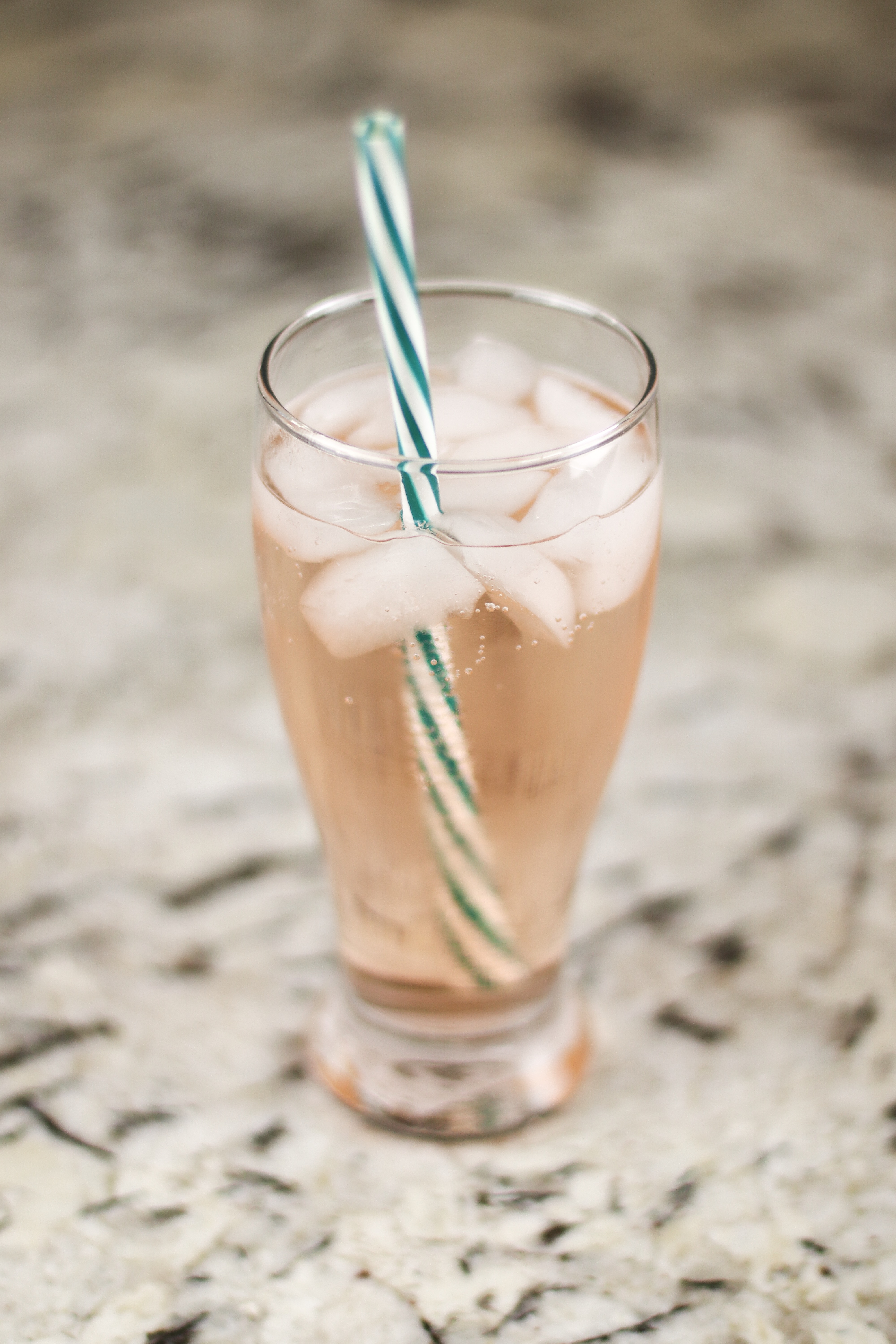 Italian Soda Recipe | Italian Soda | Club Soda Recipe | Soda Drink | Italian Soda Recipe Drinks | Italian Soda Bar | If you love Italian Sodas and have been wanting to try them at home, here's an easy recipe! SixCleverSisters.com