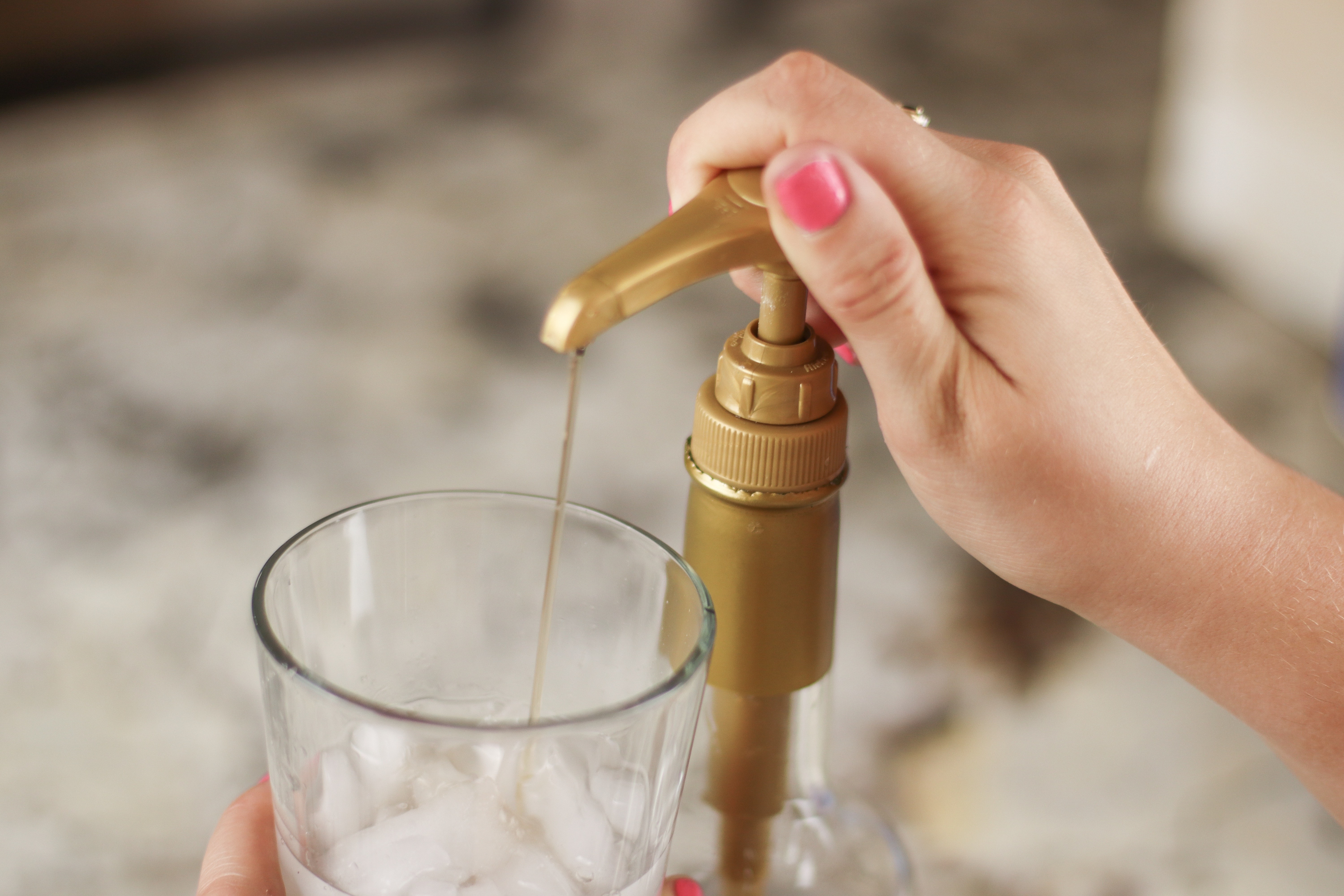 Italian Cream Soda | Cream Soda Recipe | Italian Soda | Creamy Soda | Italian Soda Recipe | If you love tradiontal Italian sodas, you're going to love these Italian CREAM sodas even more! Find the recipe and post at SixCleverSisters.com!