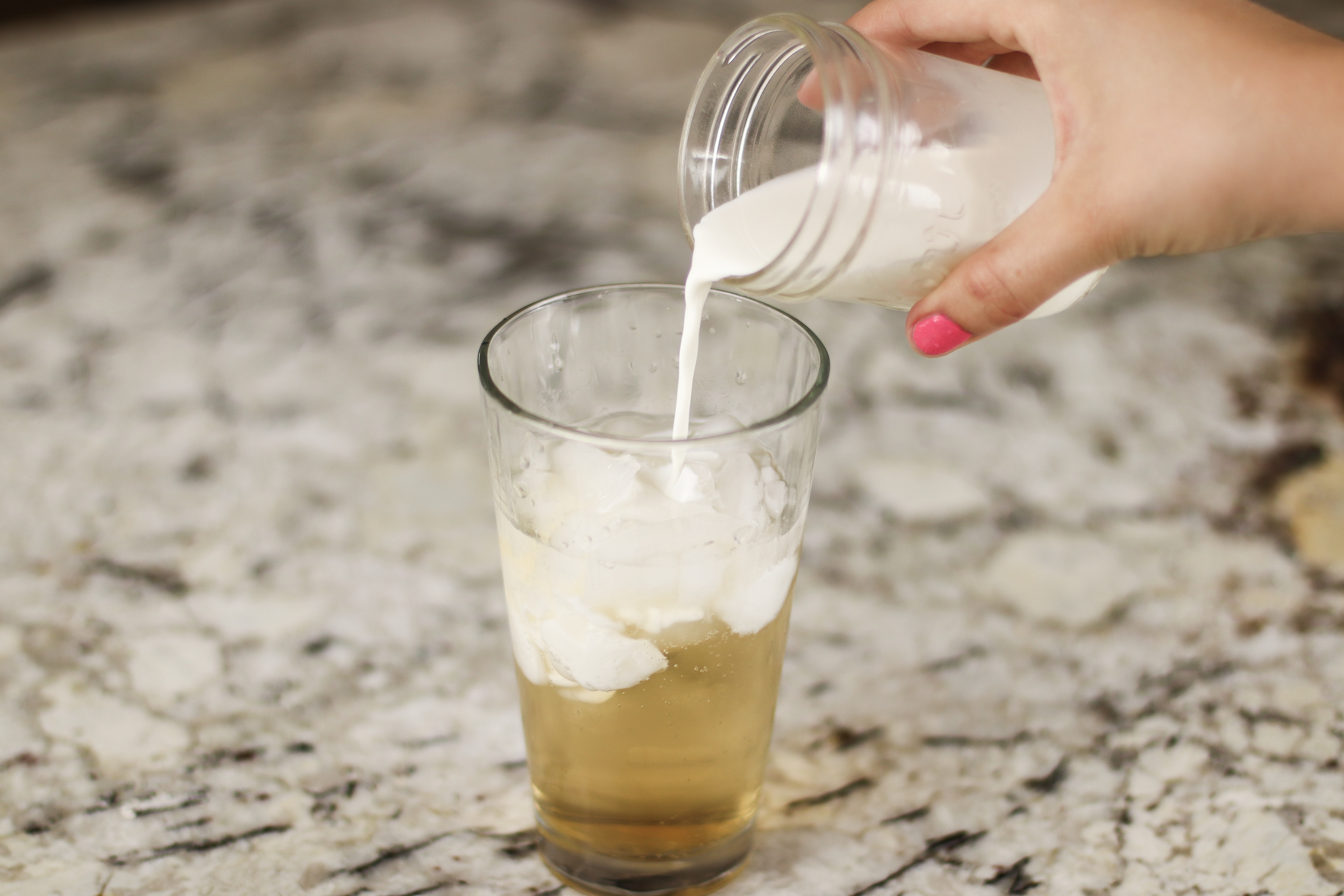 Italian Cream Soda | Cream Soda Recipe | Italian Soda | Creamy Soda | Italian Soda Recipe | If you love tradiontal Italian sodas, you're going to love these Italian CREAM sodas even more! Find the recipe and post at SixCleverSisters.com!