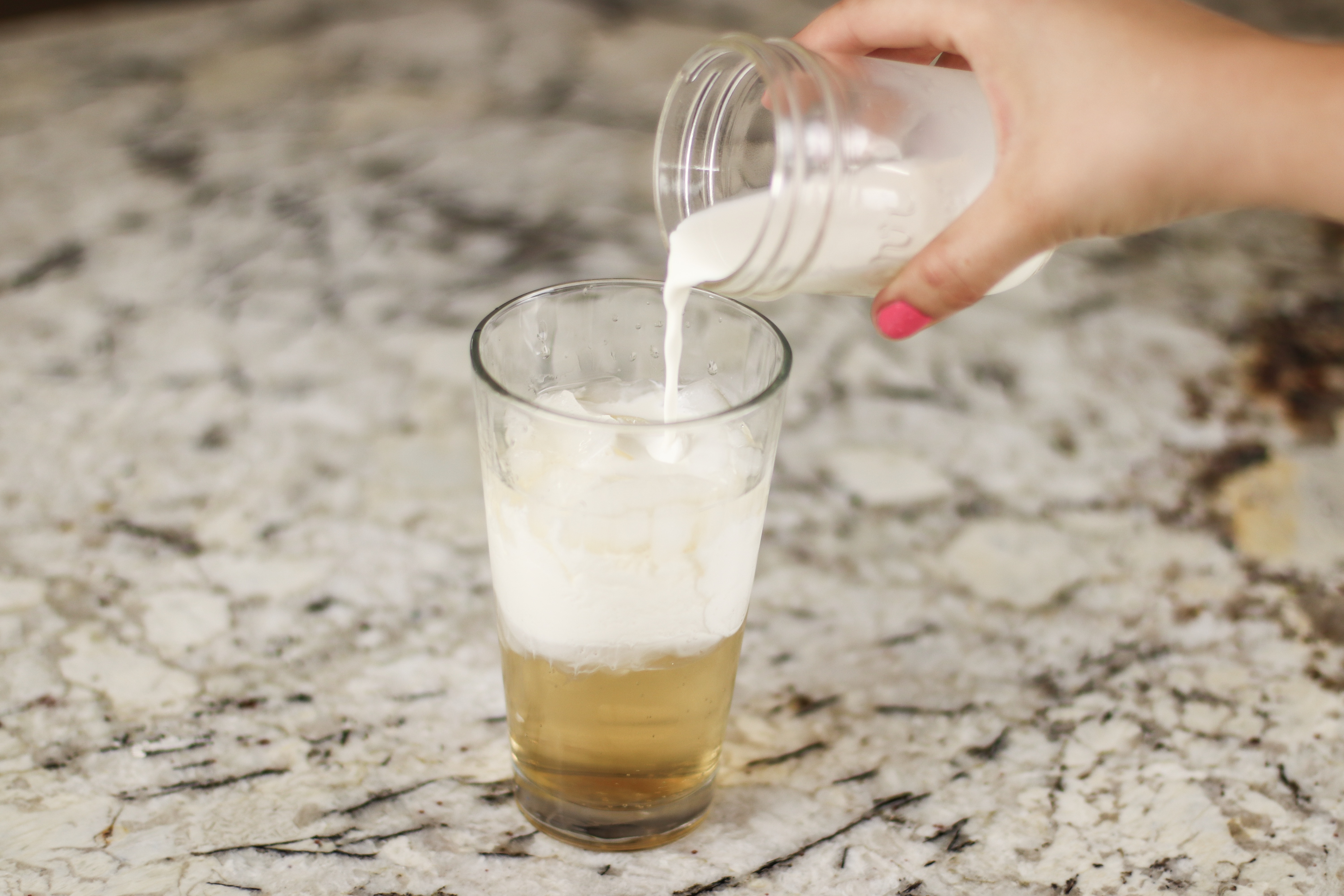 Italian Cream Soda | Cream Soda Recipe | Italian Soda | Creamy Soda | Italian Soda Recipe | If you love tradiontal Italian sodas, you're going to love these Italian CREAM sodas even more! Find the recipe and post at SixCleverSisters.com!