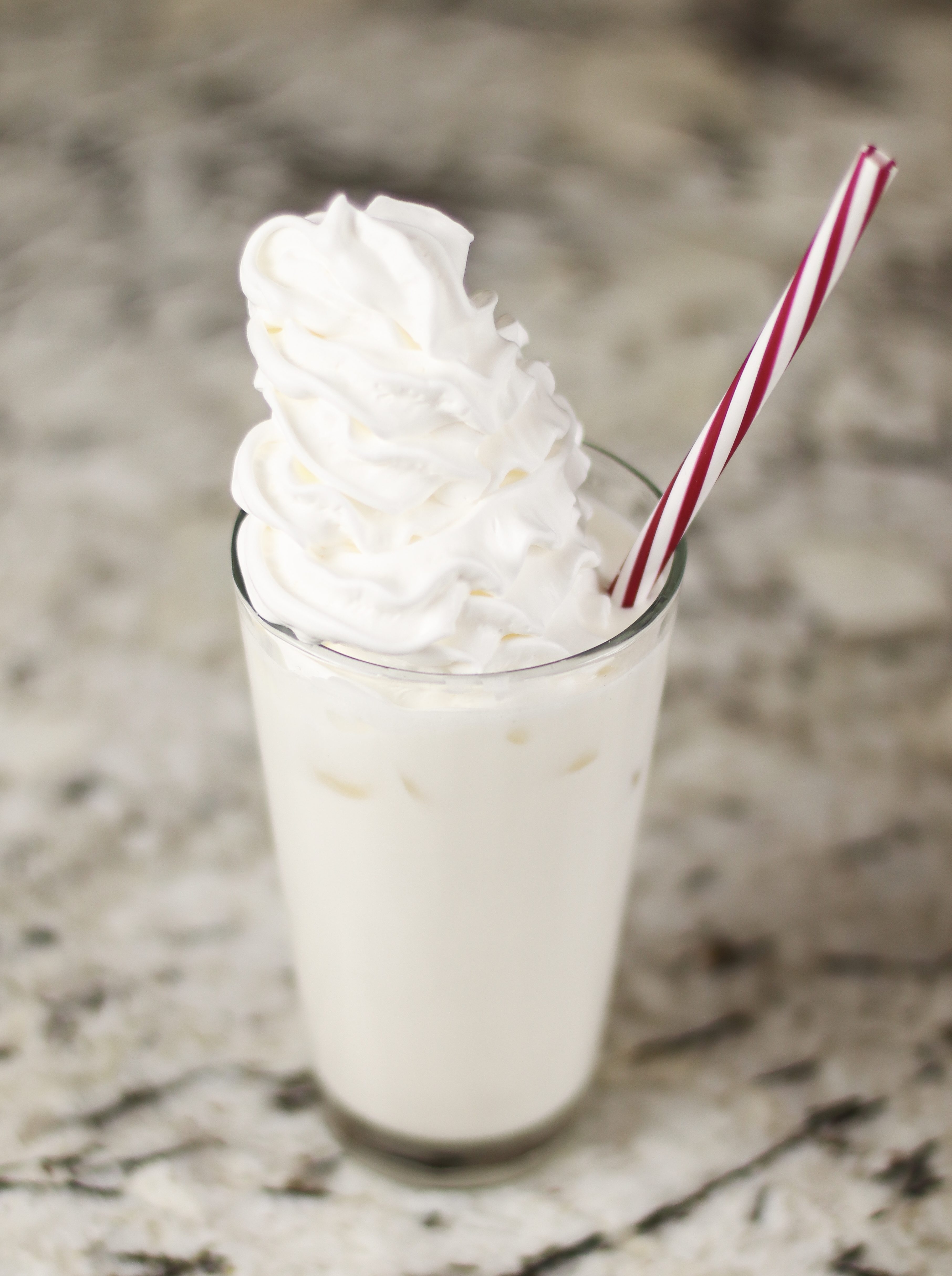 Italian Cream Soda | Cream Soda Recipe | Italian Soda | Creamy Soda | Italian Soda Recipe | If you love tradiontal Italian sodas, you're going to love these Italian CREAM sodas even more! Find the recipe and post at SixCleverSisters.com!