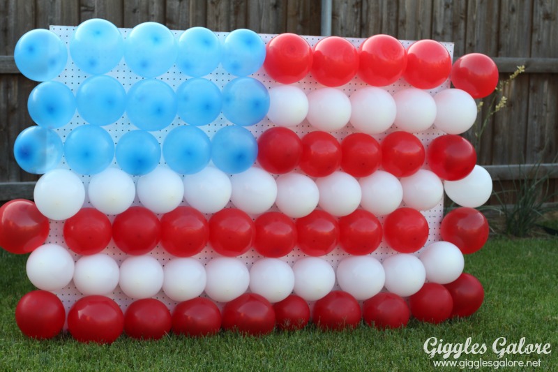 Backyard Games | Backyard Games for Kids | Backyard Games for 4th of July | Backyard Games USA | Backyard Games Ideas | Backyard Games DIY | Backyard Games and Activities | Backyard Games for Fourth of July | Backyard Games BBQ | Looking for that great backyard game to bring the fun to the party? These 12 game ideas will do just that! Six Clever Sisters