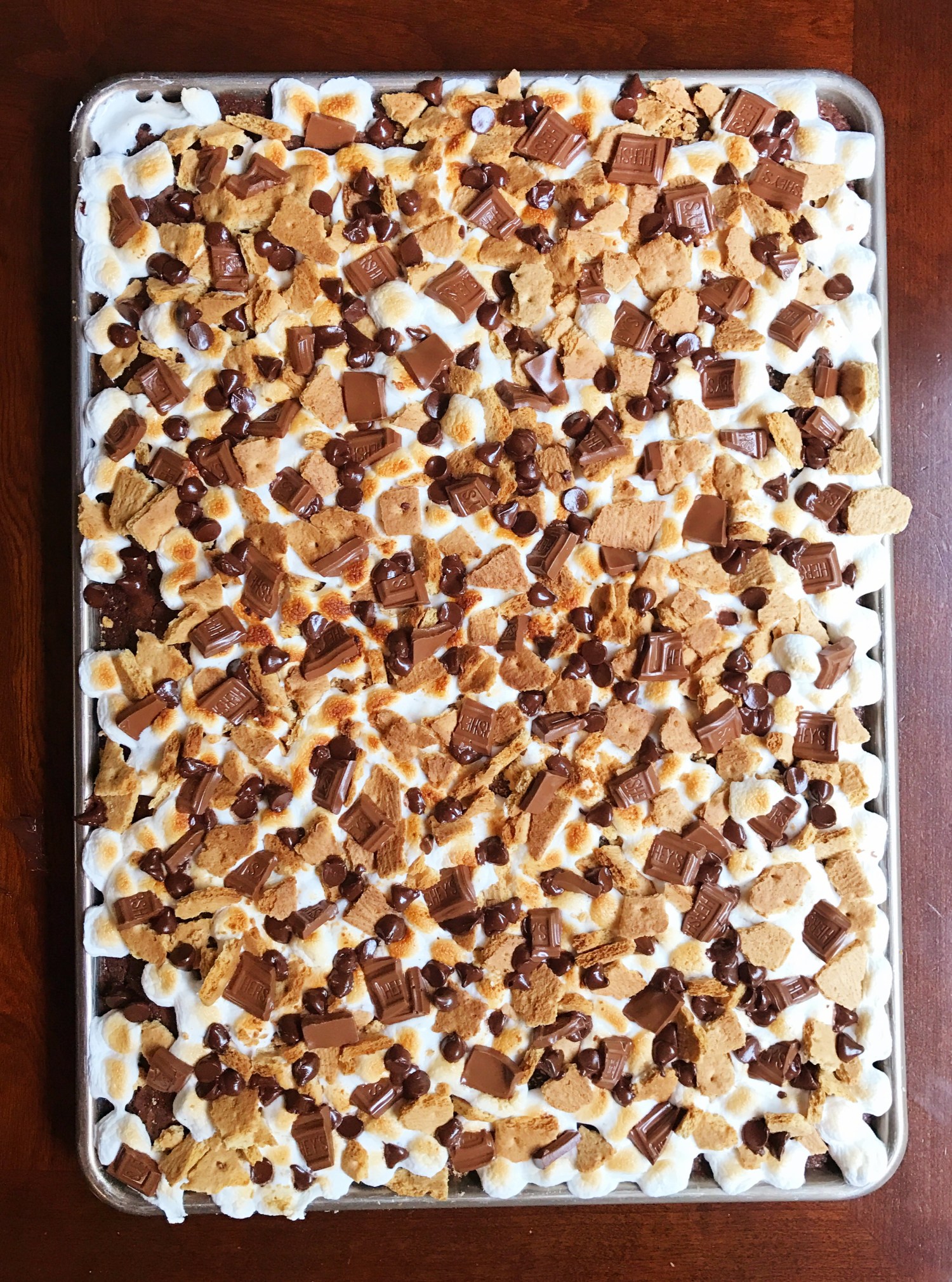S'mores Desserts | S'mores Bars | S'mores Cookies | S'mores Iced Coffee | S'mores Brownies | S'mores Treats | S'mores Dip | S'mores Recipes | S'mores Ideas | S'mores Cheesecake | S'mores | Summer Desserts | S'mores Recipes | Summer Desserts | Summer Recipes | Summer Treats | Cookout Ideas | BBQ Dessert