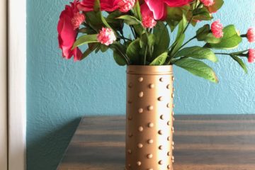 DIY Gold Decor | Gold Vase | Dollar Store | Spray Paint | Upcycled Crafts | DIY Home Decor | DIY Vase | Hot Glue Vase | DIY Bedroom Decor | Cute Vase | Pretty Vase | Six Clever Sisters