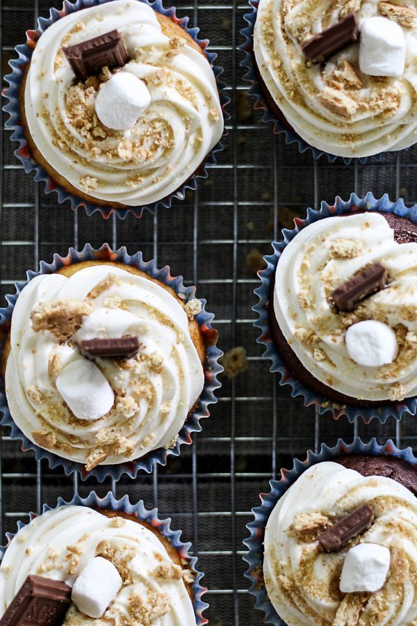 S'mores Desserts | S'mores Bars | S'mores Cookies | S'mores Iced Coffee | S'mores Brownies | S'mores Treats | S'mores Dip | S'mores Recipes | S'mores Ideas | S'mores Cheesecake | S'mores | Summer Desserts | S'mores Recipes | Summer Desserts | Summer Recipes | Summer Treats | Cookout Ideas | BBQ Dessert