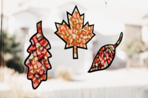 Leaf Crafts for Kids Free Printable | Kids' Fall Craft Free | Children's Fall Leaf Crafts | Crafts for Kids-Fall Harvest | Autumn Crafts | Autumn Craft Ideas | Autumn Craft Activities | Fall Kids Crafts Elementary | Fall Kids Crafts Easy | Fall Crafts for Kids | Leaf Crafts for Kids | In the mood for crafting with the kiddos? Check out this #kidscraft that includes free printable leaf templates. It's a fun #fall craft! #sixcleversisters