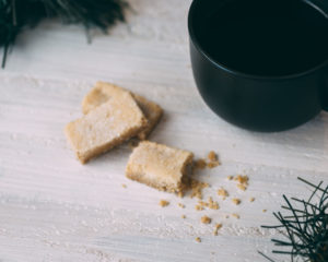 Scottish Shortbread | Shortbread Recipe | Traditional Scottish Shortbread | Christmas Shortbread | This traditional Scottish shortbread recipe is so delicious and perfect at Christmas - with the buttery and crispy flavors, this recipe is the perfect addition to your classic Christmas cookie recipes!