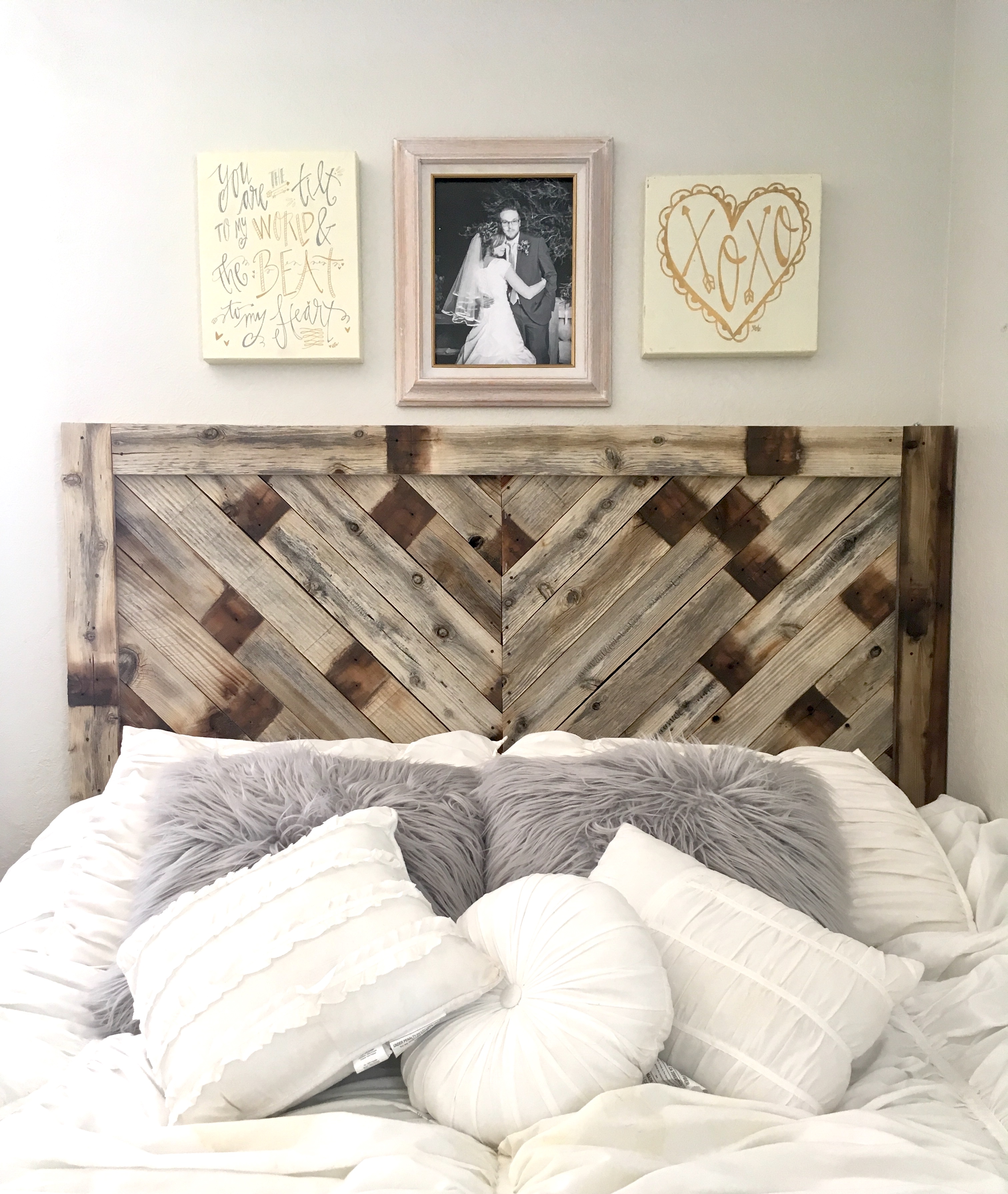 DIY Headboard | DIY Pallet project | Pallet Headboard | Pallet Wood Headboard | Pallet Furniture | Pallet Projects | Pallet Bed | Pallet Ideas | Rustic Headboard | Herringbone Pallet | Herringbone Heaboard | Six Clever Sisters