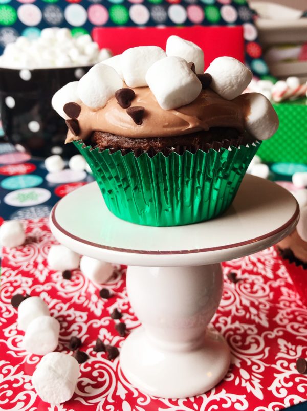 Hot Cocoa Cupcakes | Cupcake Recipe | Cupcakes | Hot Chocolate | Hot Cocoa | Hot Cocoa Recipe | Cake Decorating | Cakes | Cupcakes| Winter | Winter Treats | Cold Weather | Christmas | Kid Treat | Delicious Hot Cocoa Cupcakes found on Six Clever Sisters!