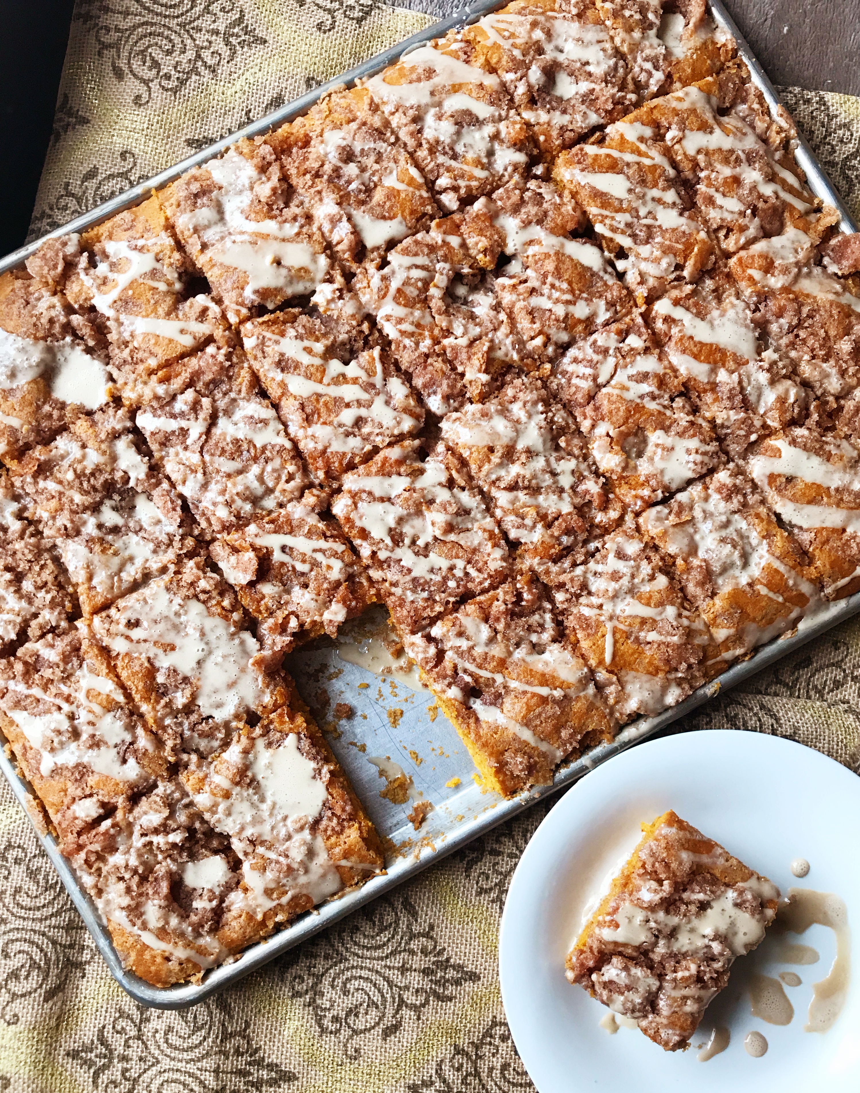 Pumpkin Streusel Bars | Pumpkin Bars | Pumpkin Dessert | Fall Dessert | Coffeecake | Pumpkin Coffeecake | Pumpkin Bread | Pumpkin | Autumn | Maple | Maple Glaze | Maple Dessert | Streusel | Streusel Coffeecake