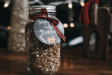 Gingerbread Granola | Gingerbread Granola Recipe | Gingerbread Granola Recipe Christmas | Granola Gingerbread Cookies | Holiday Granola Recipes | Christmas Granola Gift | Granola as Christmas Gift | Homemade Christmas Granola | Granola Recipe Homemade | Granola Recipe Homemade Easy | Great homemade holiday food treat for gifting! #gingerbread #treats #christmasgifts #sixcleversisters