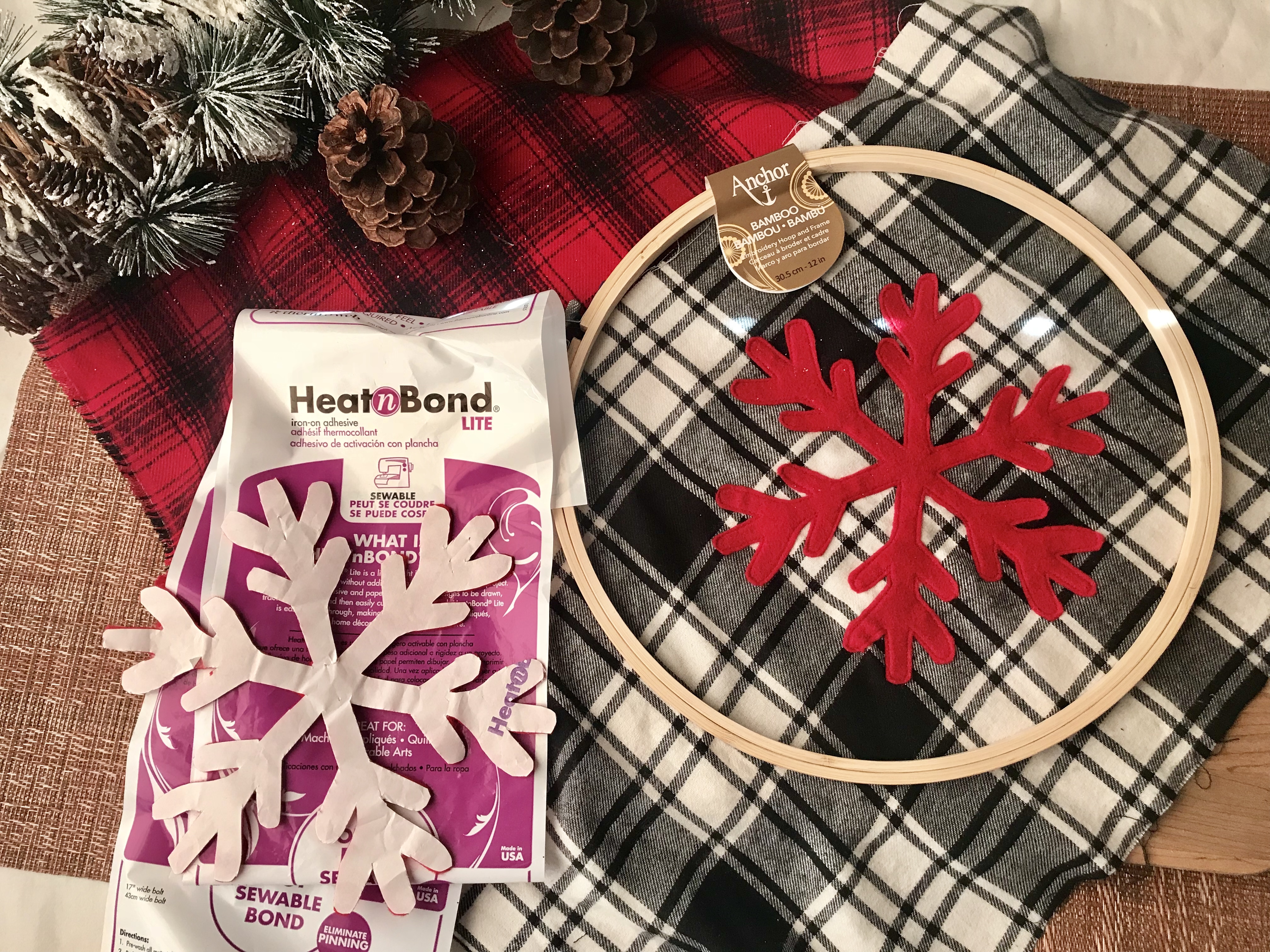 Farmhouse Christmas | Buffalo Plaid | DIY Christmas | Snowflake Pattern | Snowflake Decor | Christmas Craft | DIY Gift | Christmas Decoration | Embroidery Hoop | Plaid Christmas | Free Pattern | Free Pattern to Print | Visit Six Clever Sisters!