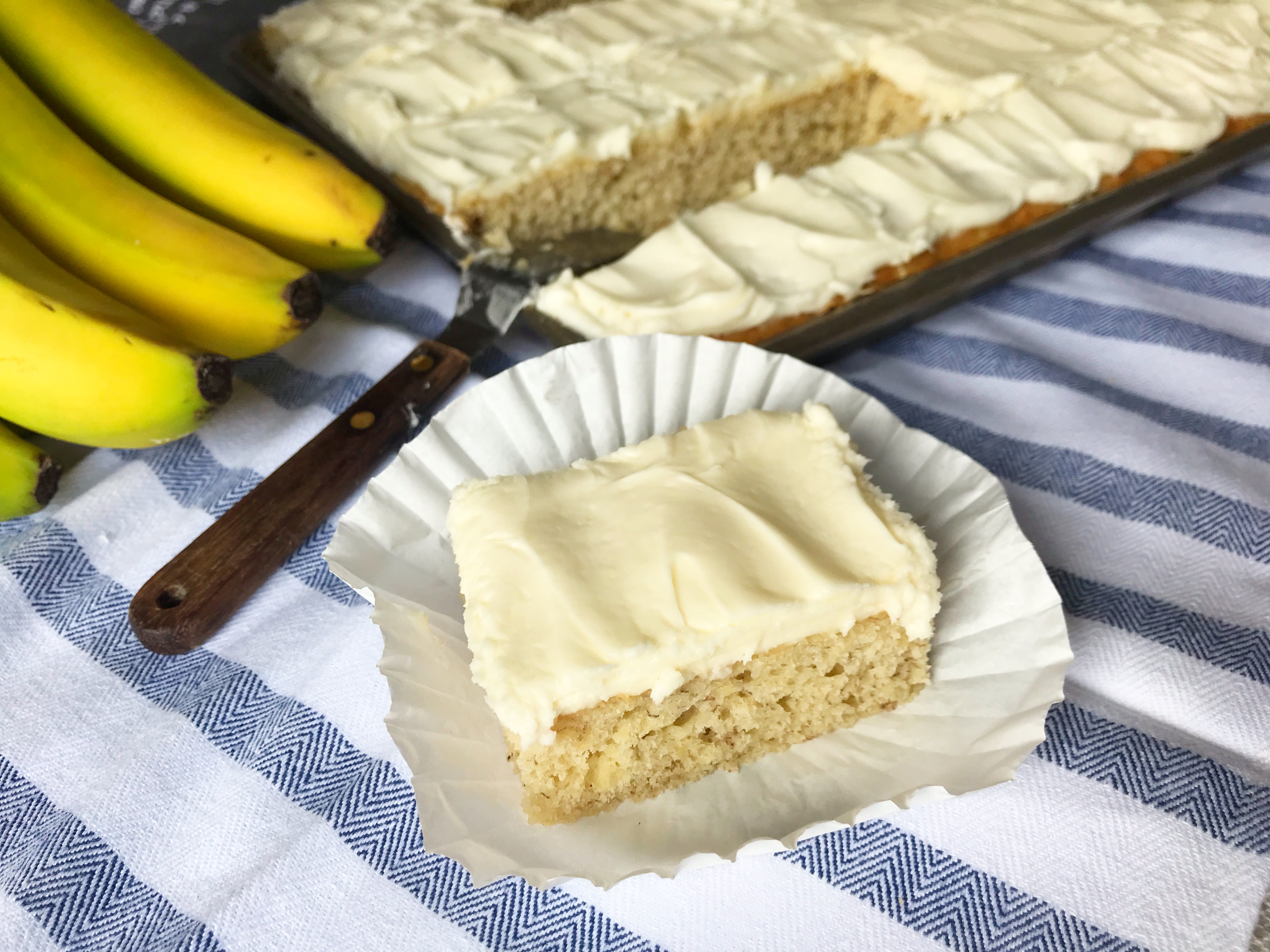 Banana Bread Bars | Sheet cake recipe | Banana Bread | Banana Cake | Banana Bars | Dessert for a Crowd | Bar Recipes | Cream Cheese Frosting | Cream Cheese Icing | Dessert | Banana Dessert | Recipe on Six Clever Sisters