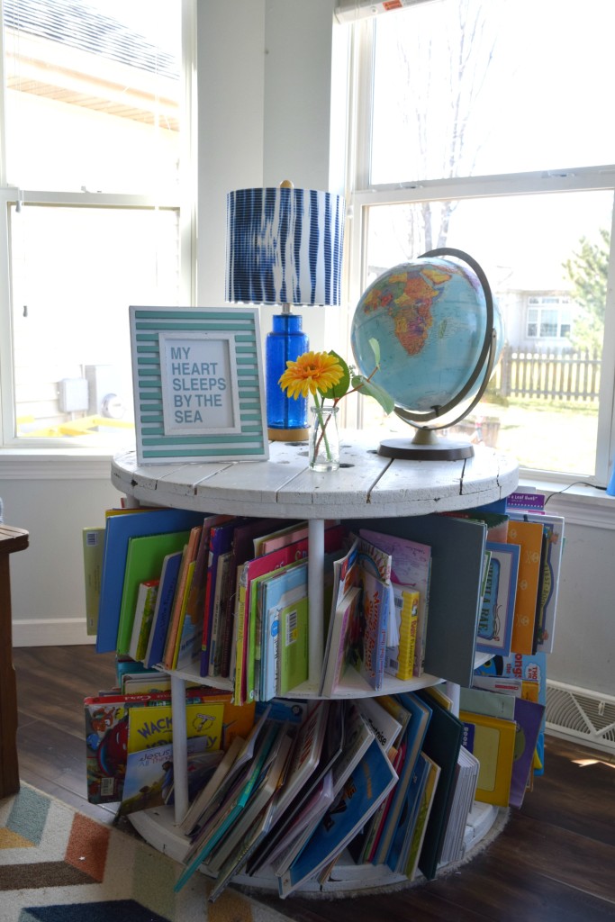 10 Amazing Tutorials for Kids' Room Bookshelves | Bookcase | Bookshelf Ideas | Bookshelf DIY | Bookshelf Kids | Kids Room | Kids Decor | Book Organization | Room Organization | Storage Kids | Tutorial Bookshelf | Six Clever Sisters