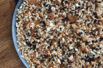 Samoa Granola | Samoa Copycat | Samoa Cookies | Girl Scout Cookies | Easy Recipe | Breakfast | Meal Planning | Breakfast Ideas | After School Snack | Coconut | Caramel | Chocolate | Homemade Granola | Six Clever Sisters